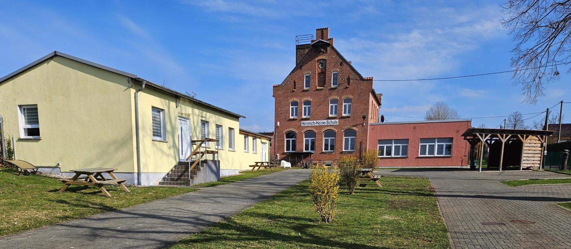Gaestewohnung Heinrich Heine Schule Bad Durrenberg Ngoại thất bức ảnh